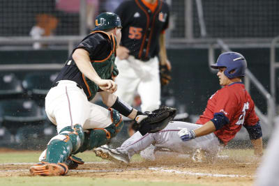 Downgraded: Florida baseball storms back to take series from Miami in Coral  Gables - Alligator Army