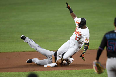 Marlins beat Orioles 8-7 to complete stunning 4-game sweep