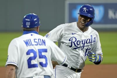 KC Royals: Will Salvador Perez get more opportunities at first