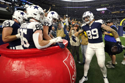 November 13, 2022: Dallas Cowboys wide receiver Michael Gallup (13)  celebrates with wide receiver CeeDee Lamb (88) after his 35 yard touchdown  catch during the NFL football game between the Dallas Cowboys