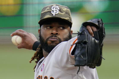 Giants' Johnny Cueto has start pushed back to Monday due to sore hip