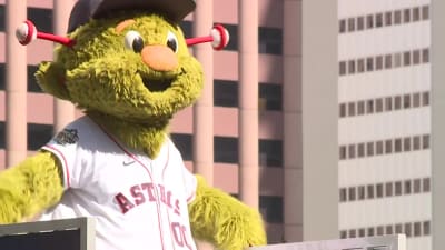 LAD@HOU: Astros mascot Orbit sways to Beyonce's 'Single Ladies' 