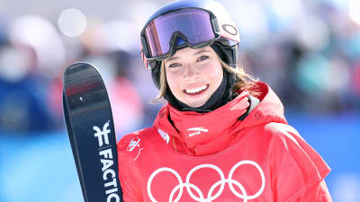 2022 Winter Olympics: Eileen Gu skis to victory with halfpipe gold