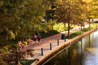 IS THE WOODLANDS TEXAS A GOOD PLACE TO LIVE? PLUS THINGS TO DO IN THE WOODLANDS  TEXAS. ..