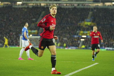 Alejandro Garnacho hits the Cristiano Ronaldo celebration after scoring  first Manchester United goal