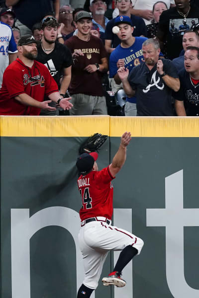 Adam Duvall's solo home run, 08/27/2021