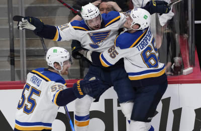 Erne snaps tie, Red Wings beat Blues 4-2 to stop 4-game skid - The