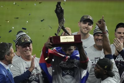 The Big Three with the 1995 World Series Trophy : r/Braves