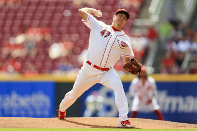 Reds' Joey Votto pops out to first for 1st time in career