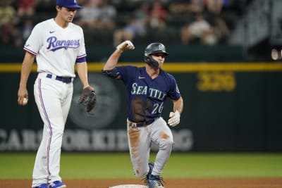 Mariners win 13th in row, top Texas 3-2 in 10 innings