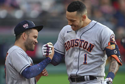 José Altuve clobbers a solo home run as the Astros grab a lead over the  Twins