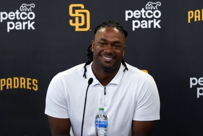 ESPN - Breaking: Josh Bell is headed to the San Diego Padres as