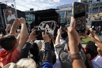 Pope's Canada visit 'doesn't heal' wounds of Indigenous survivors