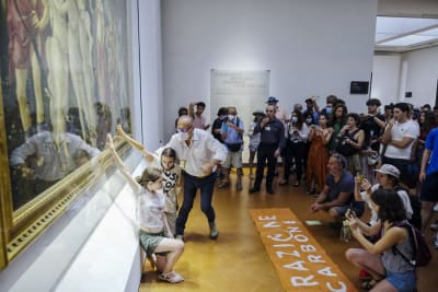 Protest held at Uffizi's 'Spring' but painting not damaged