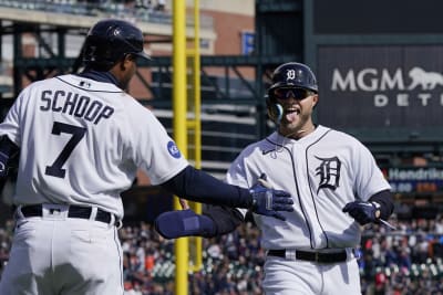 Play ball: Windsorites take in Detroit Tigers' opening day