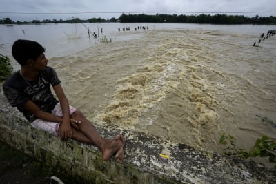 18 dead in India, Bangladesh floods; millions without homes