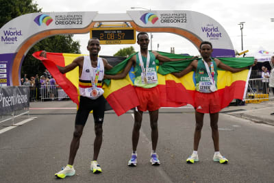 Tamirat Tola Leads Ethiopian 1-2, as Cam Levins Smashes Canadian Record at World  Championships Marathon 