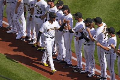 Baseball: Cubs' Seiya Suzuki hits 2 solo homers against Pirates
