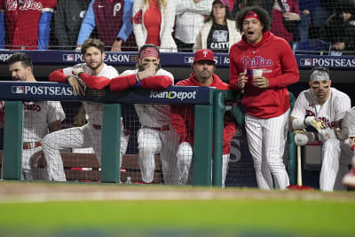 WATCH: Bryce Harper, Rhys Hoskins raise the Phillies' 2022 NL