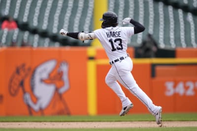 Javier Baez's home run lifts Cubs to 1-0 win over Giants in Game 1