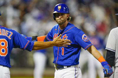 Mets Return to .500 With 10-3 Blowout Over Sloppy Yanks