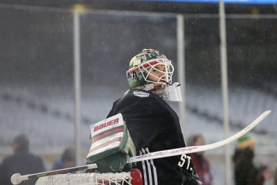 Binnington, Husso reveal Winter Classic gear 