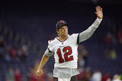 Tom Brady says he's returning to Tampa 