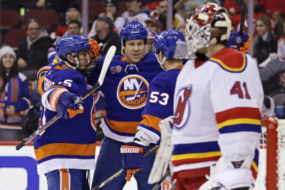 NHL playoff roundup: Islanders' record 4-goal outburst seals 5-1 win over  Canes