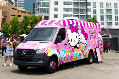 Hello Kitty Cafe pop-up truck stops in Houston