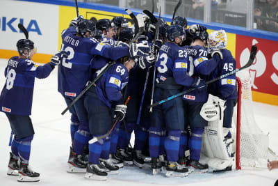 Team Canada advances to IIHF Women's World Championship semifinals