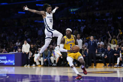 Young's 36 points help streaking Hawks drop Lakers, 129-121