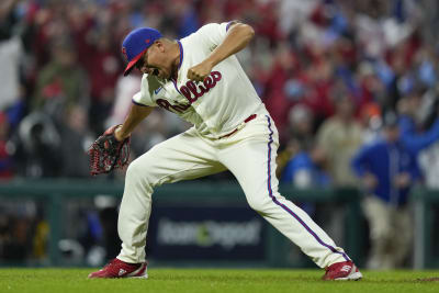 Harper's HR powers Phillies past Padres, into World Series