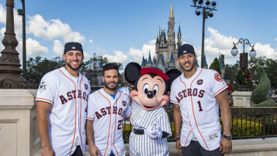 jose altuve and carlos correa hermanos shirt - Yesweli