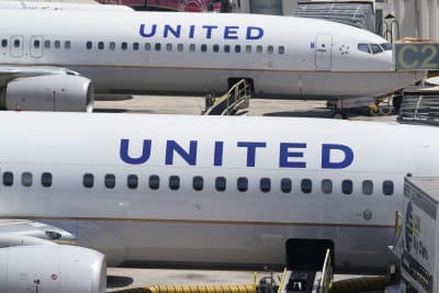 Miscommunication between pilots caused United plane to drop near