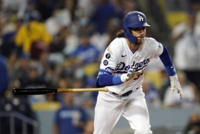 Cody Bellinger placed on injured list with left rib fracture