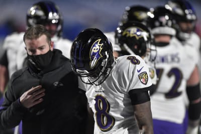 Lamar Jackson knocked out of Ravens' AFC divisional playoff vs. Bills