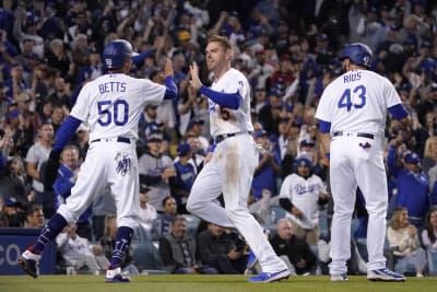 Freddie Freeman records 2,000th hit in Dodgers' loss to Astros