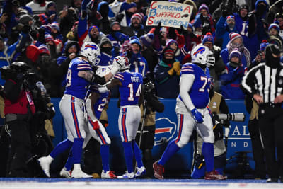 Allen picks apart Steelers secondary in Bills' 38-3 win