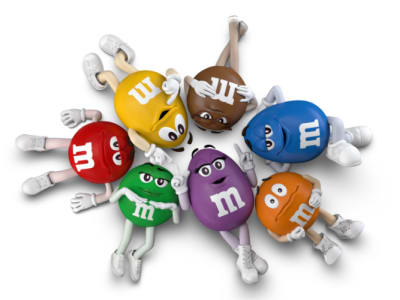 Even a candy's shoes can be polarizing': M&M's replaces cartoon mascots  with Maya Rudolph