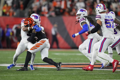 VIDEOS, PHOTOS: Aftermath of Damar Hamlin's collapse captured in detail;  See the somber reaction as fans pray for Buffalo Bills' safety