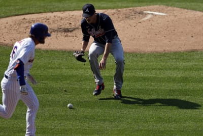 Adam Duvall's homer hits cutout of Jeff McNeil's dog