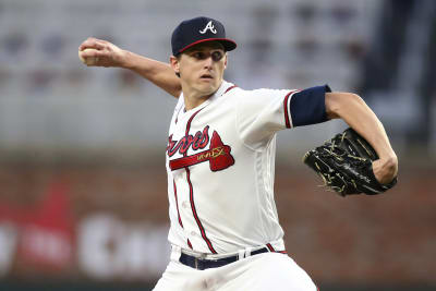 Tom Glavine steps away from Braves broadcasts