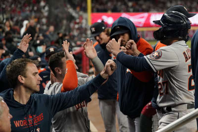 Carlos Correa's RBI single in 9th gives Houston Astros win over