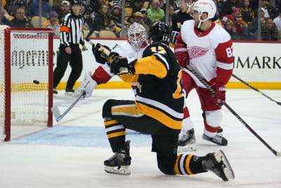 Malkin's hat trick powers Penguins to romp over Red Wings