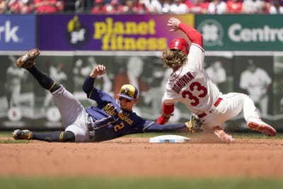 BREWERS: Manager Craig Counsell inks 3-year extension