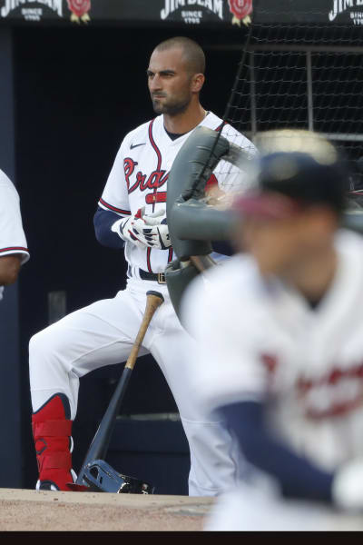 Braves' Markakis hits walkoff HR after opting into season