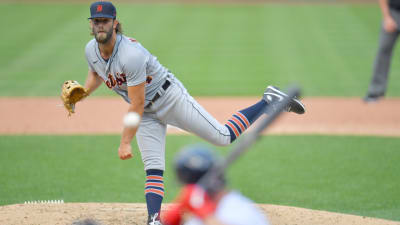 Detroit Tigers fan catches 5 foul balls in 8 innings