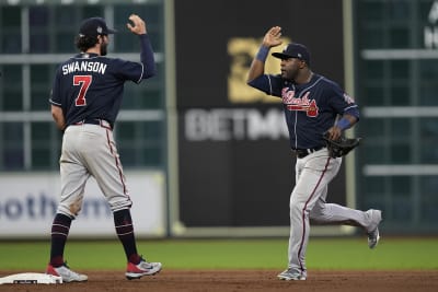 Braves overcome pitcher injury, top Astros in Game 1