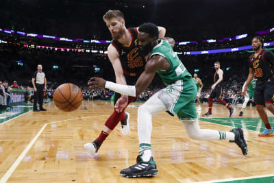 NBA sneakers of the night: Jaylen Brown scores 30 in Crazy