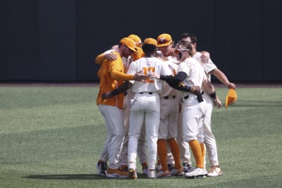 Tennessee takes on Notre Dame in Super Regional